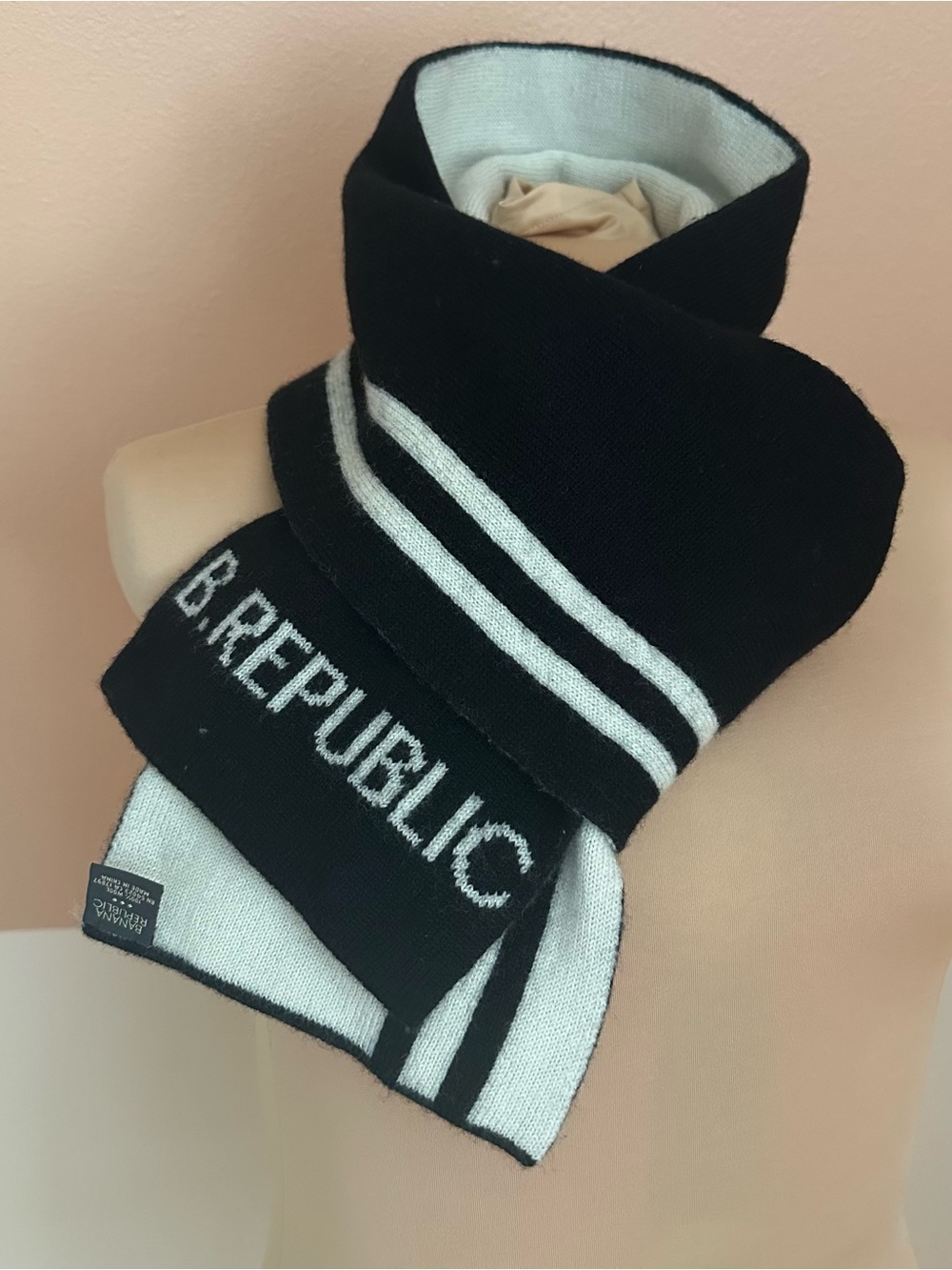 Banana Republic 100% Wool Striped Scarf Black White with Logo Classic 66”x6.5”